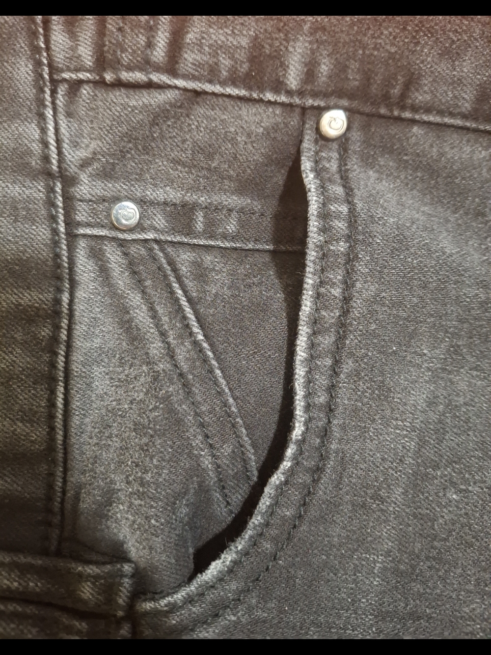 G By Giuliana Distressed Jeans - Picture 7 of 10